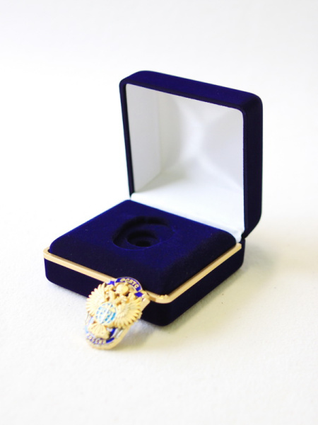 Футляр флокированный (92х92х53 мм) под орден с винтовой закруткой