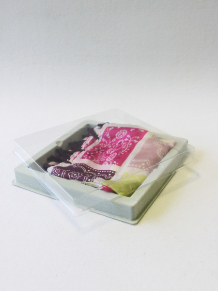 Сувенирная упаковка под шарфы и платки