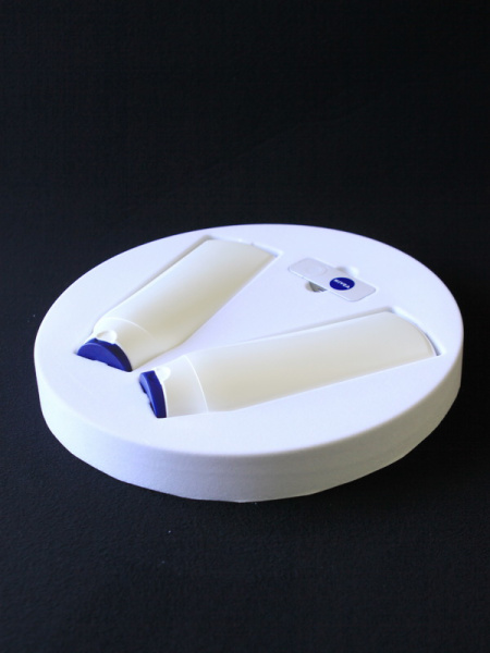 Круглый флокированный ложемент под набор Nivea. Вид 2 Круглый флокированный ложемент под набор Nivea. Вид 2