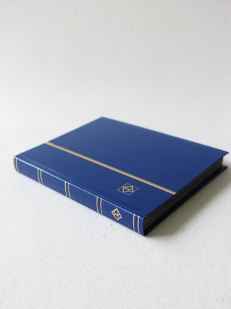 Альбом для марок (кляссер BASIC). А5. 16 листов (32 страницы) из чёрного картона с промежуточными листами из пергамина. Синий. Leuchtturm, 339365 / 315761