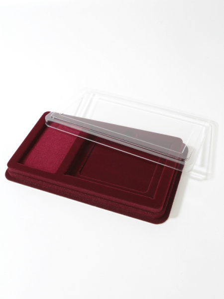  Сувенирная упаковка (201х114х20 мм) с поролоновой вставкой под универсальную медаль и горизонтальное удостоверение (75х100х10 мм), тёмно-бордовый