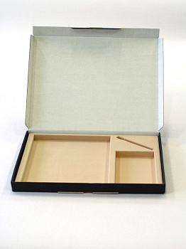 Флокированный ложемент в картонной коробочке