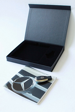 Флокированный ложемент для подарочного набора Mercedes (буклет и ключ-флешка)
