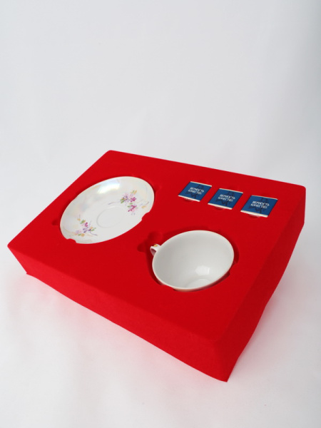 Флокированный ложемент в подарочный чемодан Флокированный ложемент в подарочный чемодан