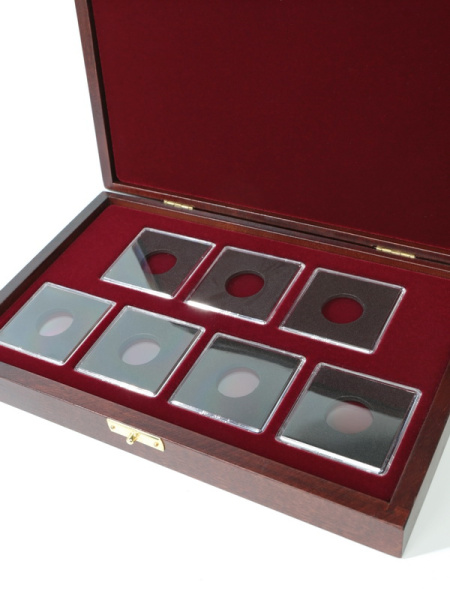 Деревянный футляр Vintage M (244х156х38 мм) для 7 монет в капсулах Quadrum (50х50х6 мм), тёмно-бордовый