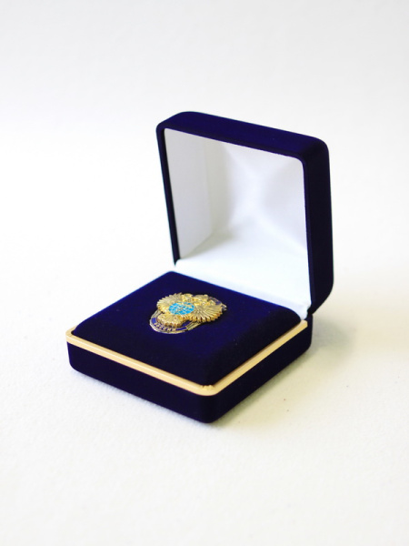 Футляр флокированный (92х92х53 мм) под орден с винтовой закруткой