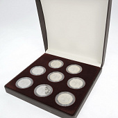 Футляр из искусственной кожи (190х190х50 мм) для 8 монет в капсулах (диаметр 44 мм). Шоколадный
