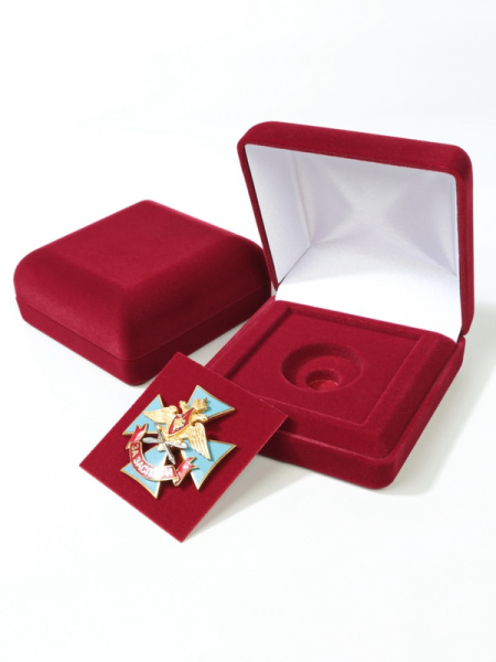 Футляр (92х92х40 мм) под знак с винтом, светло-бордовый