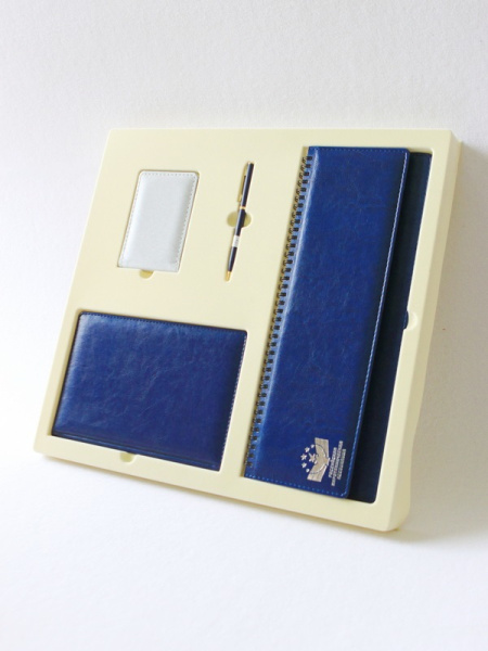 Флокированный ложемент под набор из 4 предметов, слоновая кость