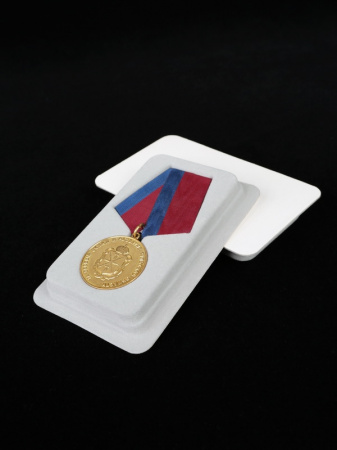 Сувенирная упаковка (60х100х20 мм) под медаль РФ d-32 мм. Спецпредложение