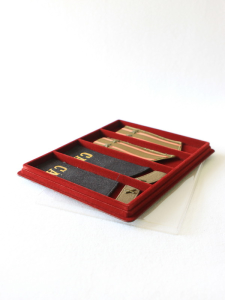 Планшет S (243х304х21 мм) на 4 ячейки (210х64х17 мм), тёмно-бордовый