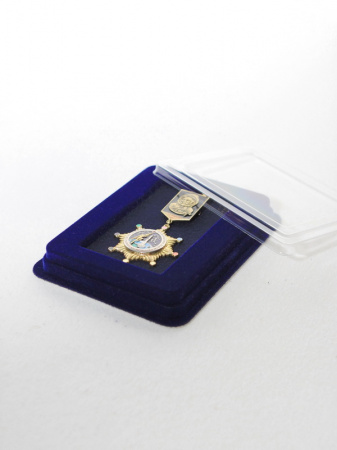 Сувенирная упаковка (110х139х22 мм) с поролоновой вставкой под универсальную медаль (59х97х16 мм)