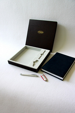 Флокированный ложемент под набор из 3 предметов (ежедневник, ручка и флэшка). Вид 3