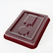 Сувенирная упаковка (110х139х22 мм) под медаль на вытянутой колодке (в крышке) и удостоверение (81х112х6 мм).