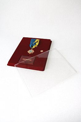 Сувенирная упаковка под набор (орден на ленте, фрачник и удостоверение)