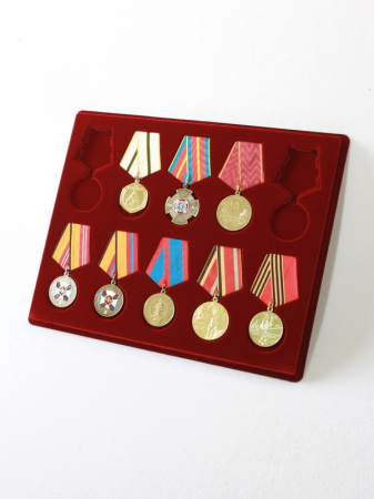 Планшет S (234х296х12 мм) на 10 медалей РФ d-37 мм с пятиугольной колодкой