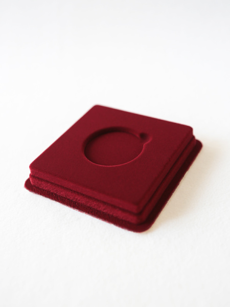  Сувенирная упаковка (106х106х20 мм) под монету, медаль (диаметр 45 мм, глубина 4 мм), тёмно-бордовый