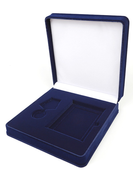  Футляр (186х192х50 мм) под медаль РФ d-32 мм и удостоверение (81х112х10 мм), тёмно-синий