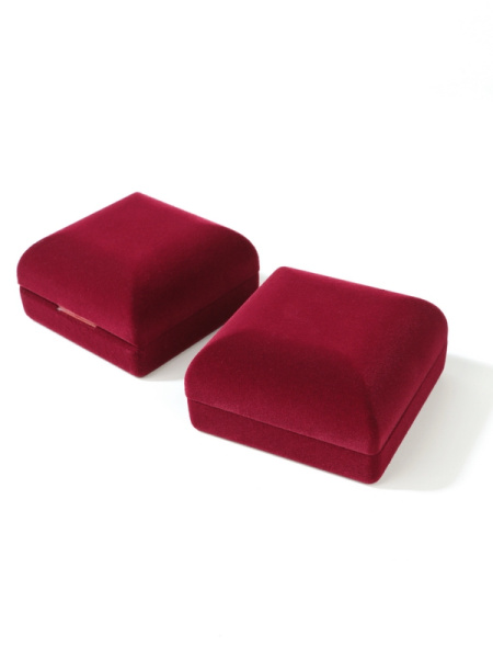 Футляр (76х76х41 мм) с поролоновой вставкой, светло-бордовый