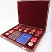 Футляр деревянный Vintage S (305х247х40 мм) на 7 медалей РФ d-32 мм и 2 удостоверения