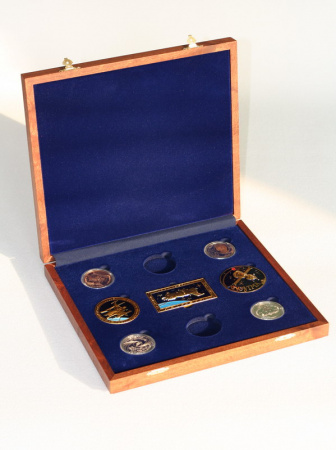 Футляр деревянный для набора памятных медалей (9 предметов)