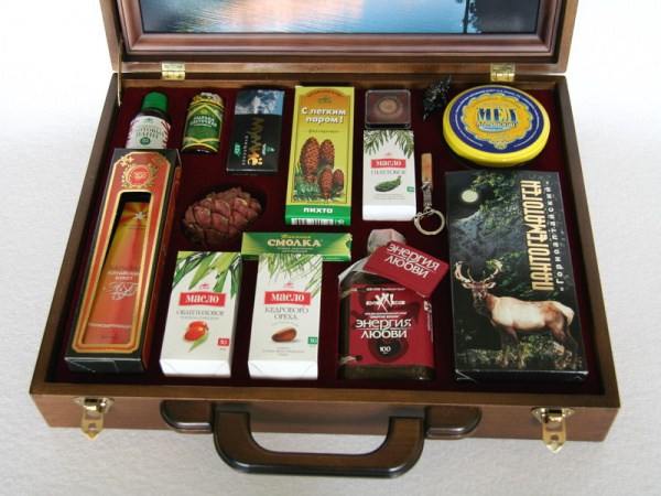 Футляр деревянный (312х388х78 мм) под набор товаров «Из Алтая с любовью»