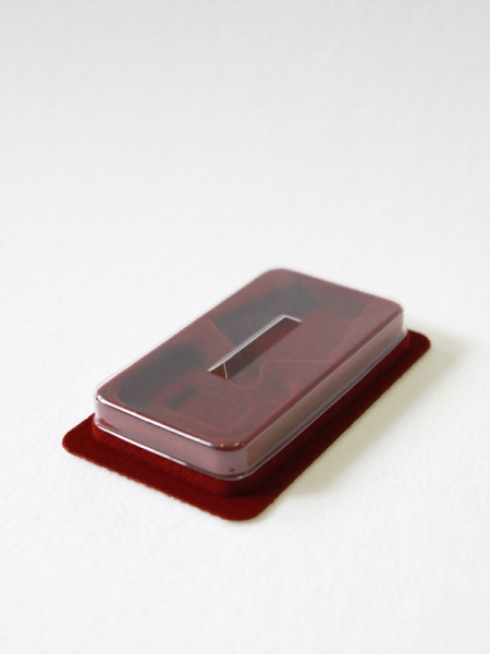 Сувенирная упаковка (60х100х20 мм) под орден на пятиугольной колодке, тёмно-бордовый  Сувенирная упаковка (60х100х20 мм) под орден на пятиугольной колодке, тёмно-бордовый