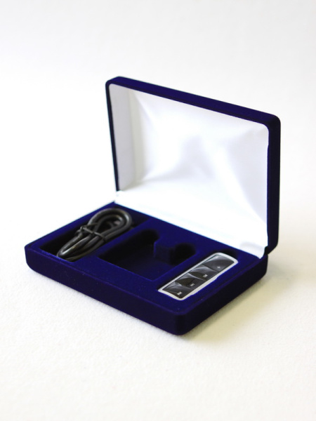 Футляр флокированный (102х142х42 мм) для плеера, наушников и USB-кабеля