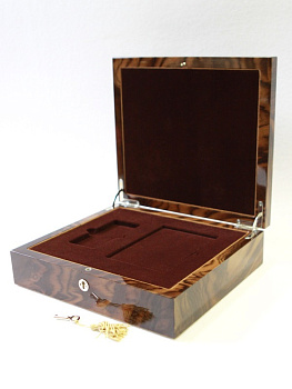 Подарочный деревянный футляр для слитка и сертификата