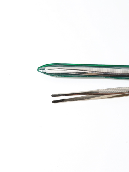 Пинцет для марок Luxus узкий заостренный Pi31, 120 мм. Leuchtturm, 310162