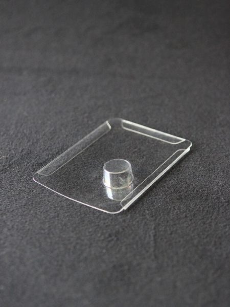 Блистер с загибом краев под значок и календарик