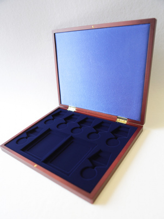 Футляр деревянный Volterra Uno (304х244х31 мм) на 7 медалей РФ d-32 мм и 2 удостоверения