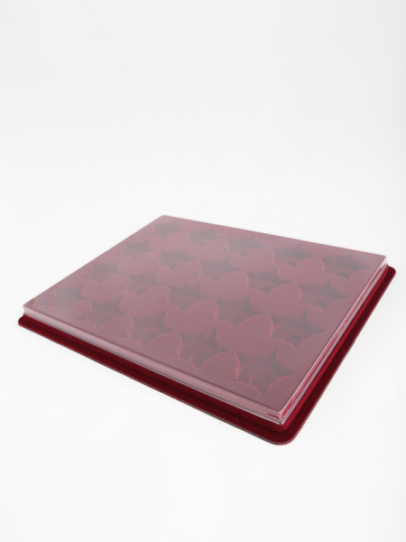 Планшет S (243х304х21 мм) на 20 ячеек под ордена Красной Звезды (48 мм), тёмно-бордовый  Планшет S (243х304х21 мм) на 20 ячеек под ордена Красной Звезды (48 мм), тёмно-бордовый