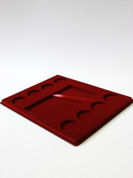 Планшет S (234х296х12 мм) для 1 банкноты Сочи-2014 в капсуле и 8 монет Сочи-2014 в капсулах. Горизонтальный, тёмно-бордовый  Планшет S (234х296х12 мм) для 1 банкноты Сочи-2014 в капсуле и 8 монет Сочи-2014 в капсулах. Горизонтальный, тёмно-бордовый