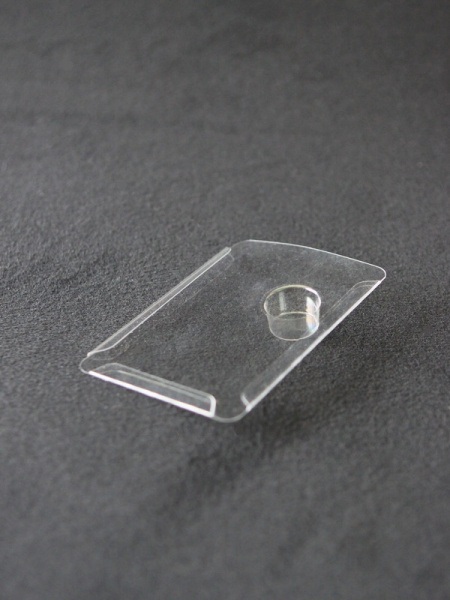 Блистер с загибом краев под значок и календарик