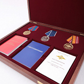 Футляр деревянный Vintage S (305х247х40 мм) для 3 медалей РФ d-32 мм и 3 удостоверений