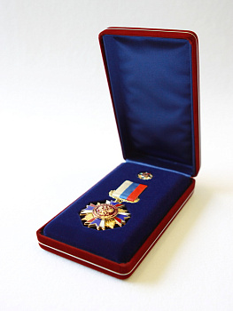 Футляр замшевый (94х164х34 мм) под орден и фрачник