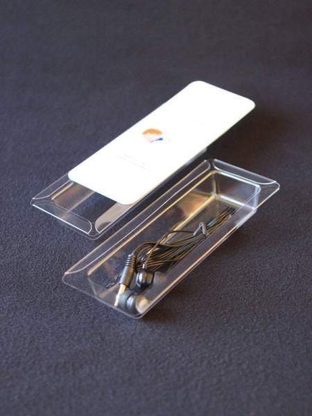 Блистер с загибом краев под наушники