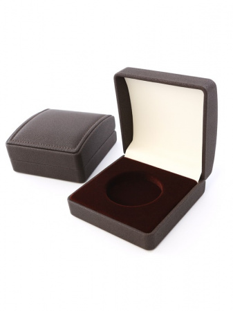 Футляр из искусственной кожи (90х90х43 мм) для одной монеты в капсуле (диаметр 50 мм). Шоколадный