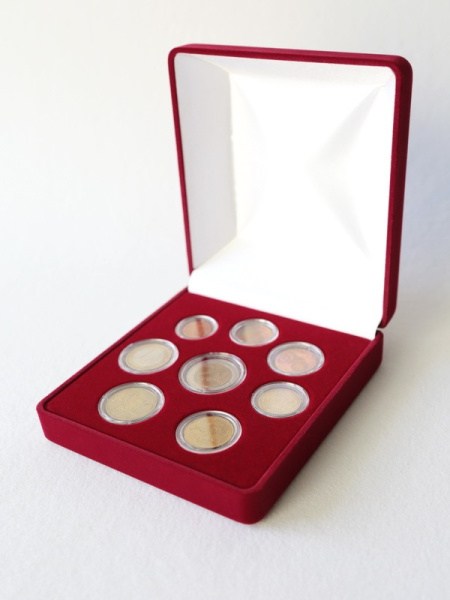 Футляр (120х131х50 мм) под набор монет евро (в капсулах Leuchtturm)