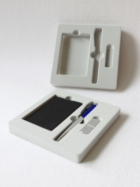 Флокированный ложемент под подарочный набор