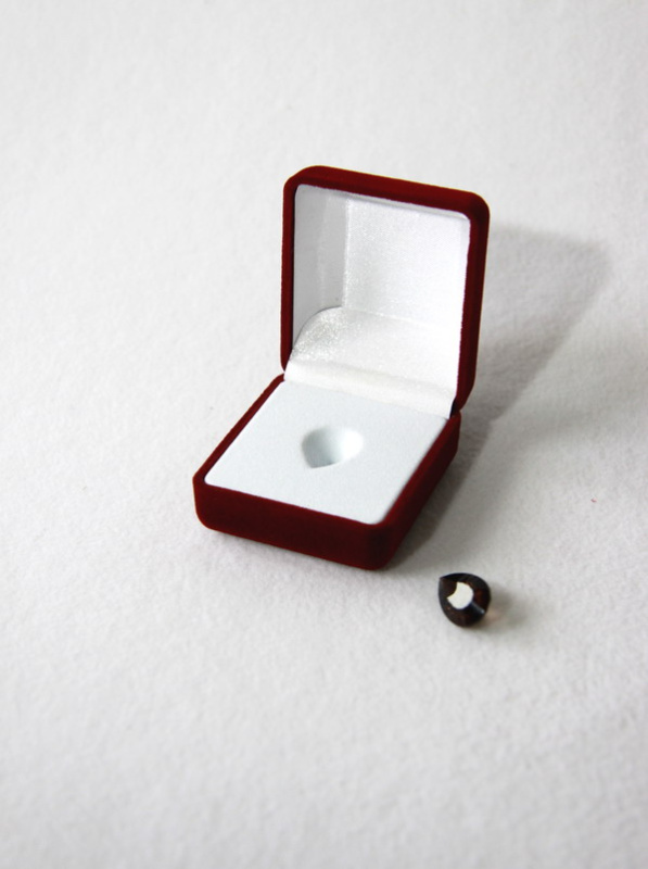 Футляр флокированный (48х54х44 мм)