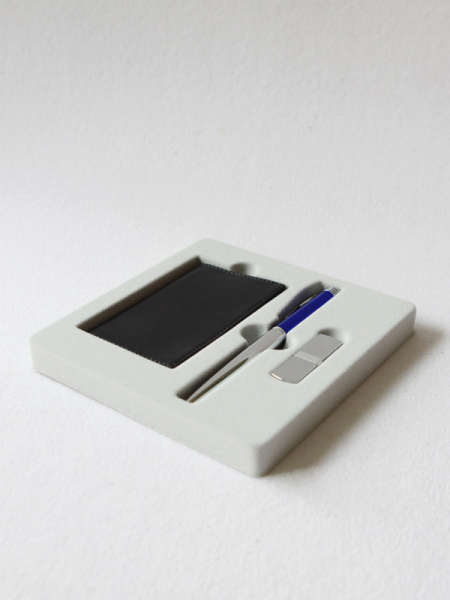 Флокированный ложемент под подарочный набор