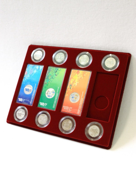 Планшет S (234х296х12 мм) для 4 Олимпийских монет Сочи-2014 в блистере и 8 Олимпийских монет Сочи-2014 в капсулах, тёмно-бордовый  Планшет S (234х296х12 мм) для 4 Олимпийских монет Сочи-2014 в блистере и 8 Олимпийских монет Сочи-2014 в капсулах, тёмно-бордовый