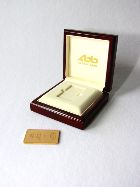 Футляр деревянный (100х100х43 мм) под золотой слиток