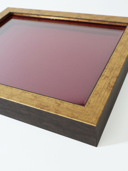  Багетная рамка G пластиковая под 1 ячейку (262х363х18 мм) с поролоновой вставкой. Вид 4, тёмно-бордовый