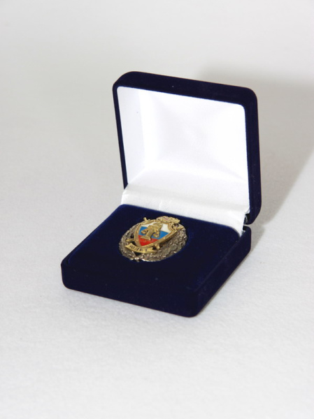 Флокированный футляр (92х92х40 мм) под орден с винтовой закруткой