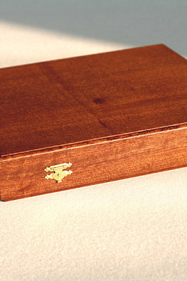 Футляр деревянный для набора памятных медалей (9 предметов)