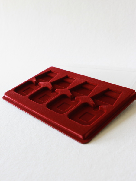 Планшет M (146х236х12 мм) на 4 ордена с пятиугольной колодкой, тёмно-бордовый Планшет M (146х236х12 мм) на 4 ордена с пятиугольной колодкой, тёмно-бордовый